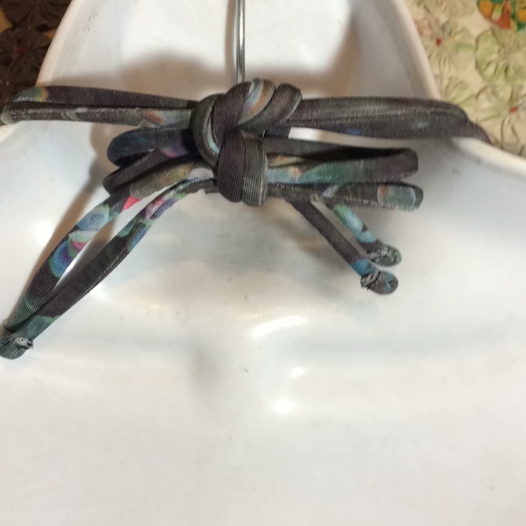 Lululemon yoga bra floral pattern. Halter straps 4 - Picture 7 of 9